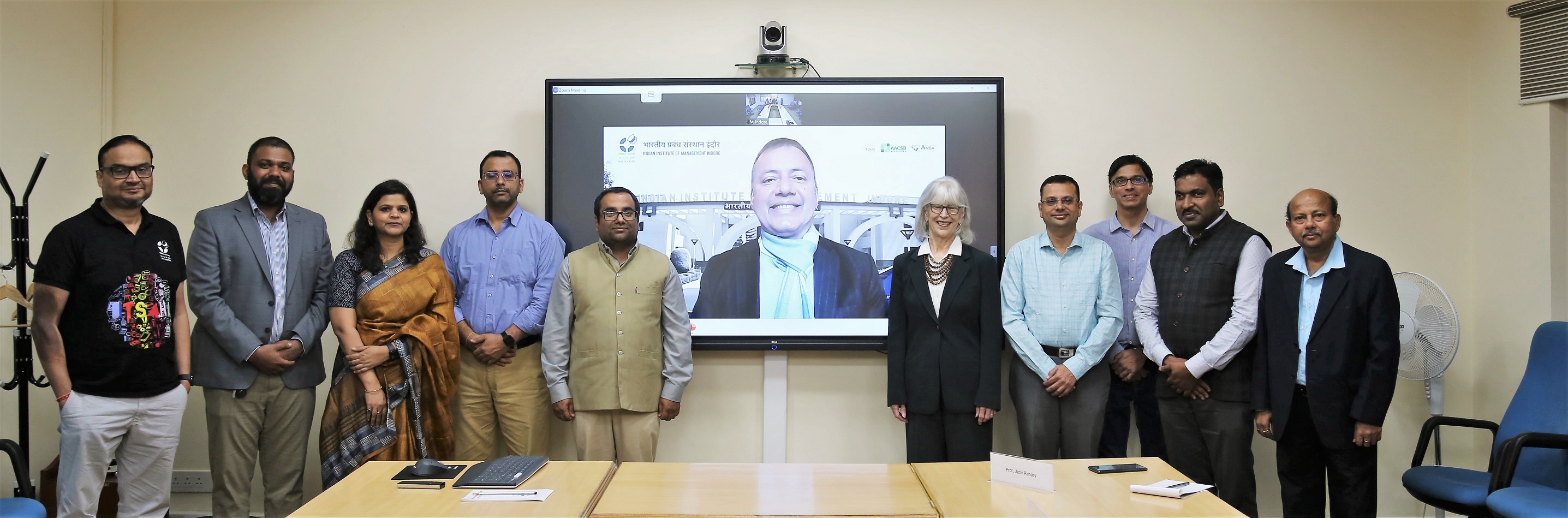 IIM Indore Hosts U.S. Charge d’Affaires to India, Participant Interaction Held